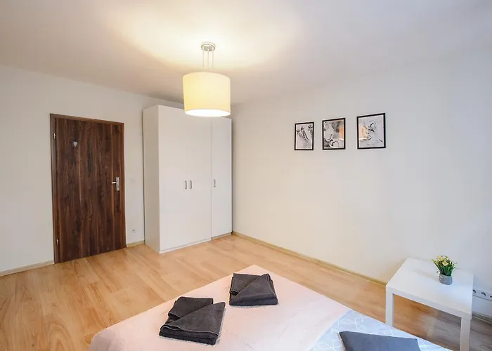 Kielbasnicza 1a Rynek 3 Pok Osobne 65 M2 *